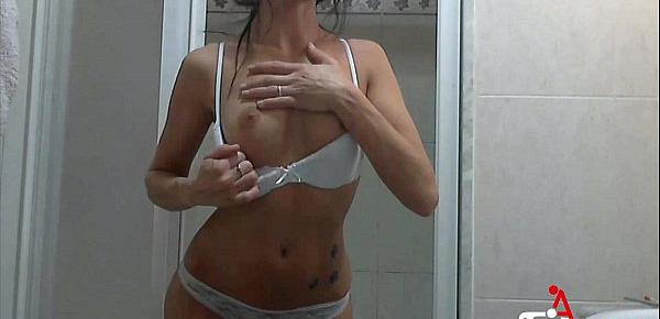  Webcam Shower - Yolanda Alonso